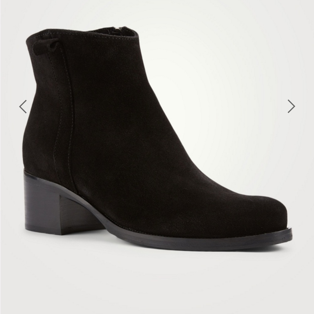 La CANADIENNE Black Suede Ankle Booties
